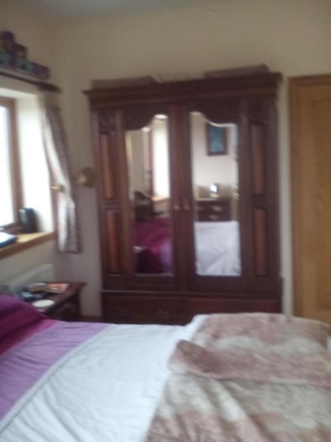 April House Bed & Breakfast Barrock Bagian luar foto